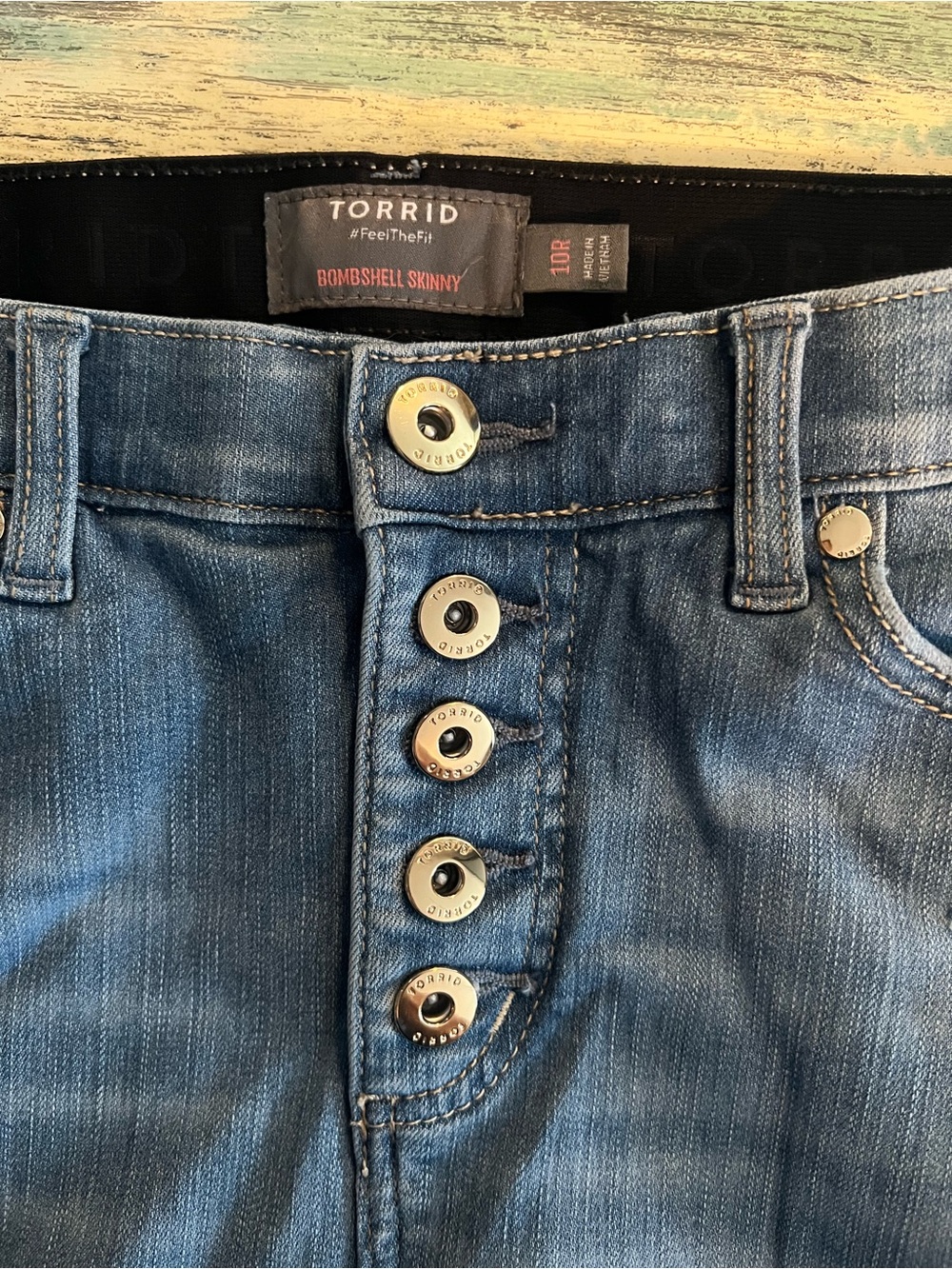 ✨ Torrid Bombshell Skinny Distressed Button Fly Jeans - Size 10R
